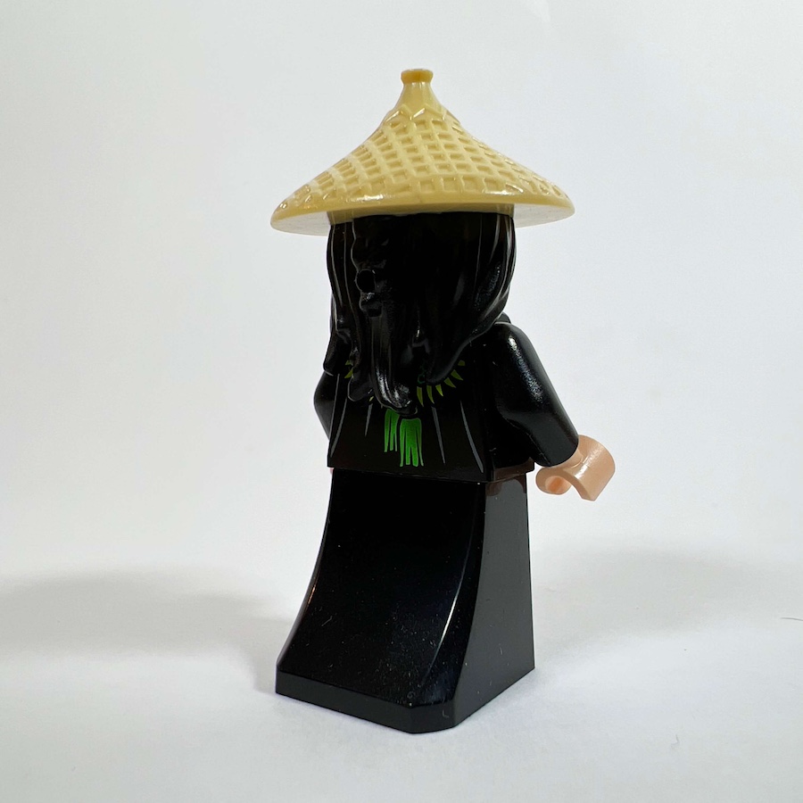 La pièce de chapeau avec cheveux intégrés est très intéressante